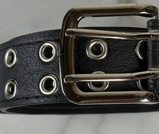 Cinto Cinturon Selena Doble Fila De Ojales Hebilla Cromada Negro Talle Unico 113 Cm Total