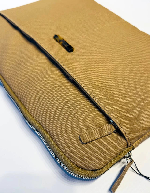 Funda Porta Notebook Amayra Laptop Detalle Carey Oficina