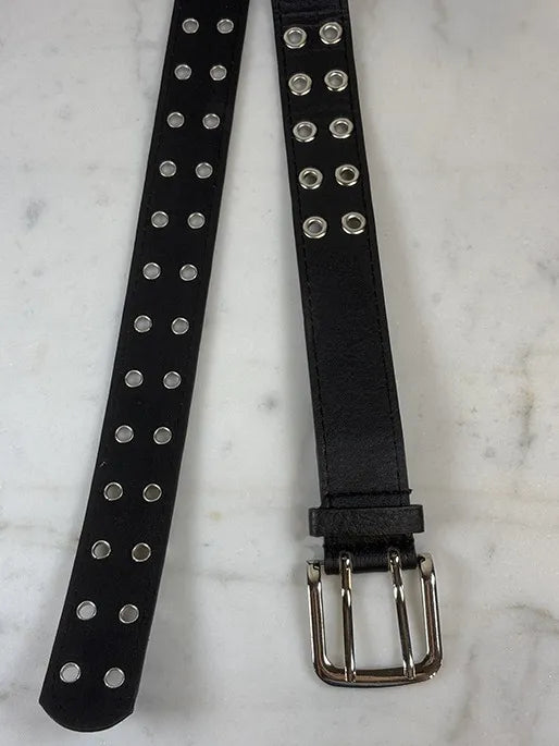 Cinto Cinturon Selena Doble Fila De Ojales Hebilla Cromada Negro Talle Unico 113 Cm Total