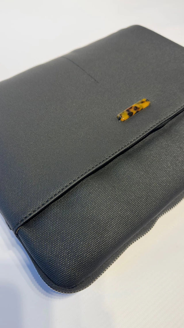Funda Porta Notebook Amayra Laptop Detalle Carey Oficina
